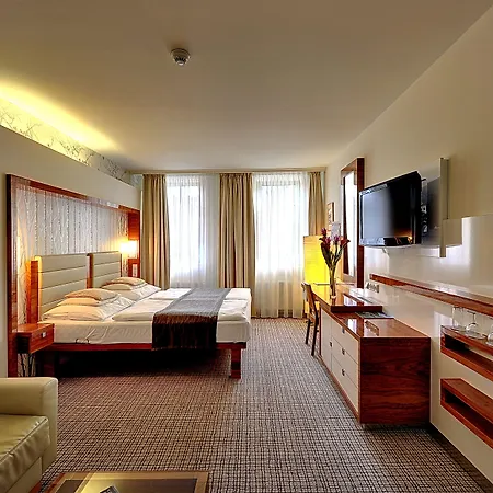 St. Joseph Royal Regent Hotel 4*