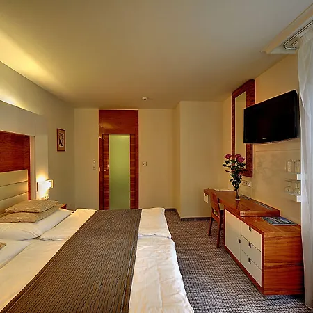 Hotel St. Joseph Royal Regent 4*