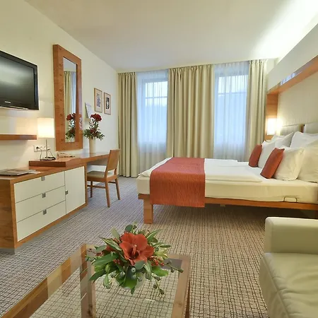 St. Joseph Royal Regent 호텔 4*