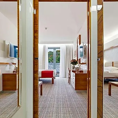 St. Joseph Royal Regent 4*
