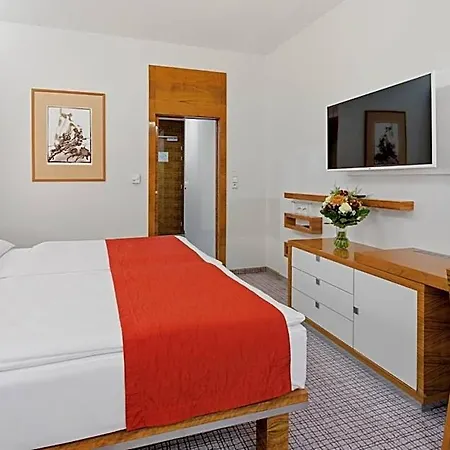 Hotel St. Joseph Royal Regent 4*