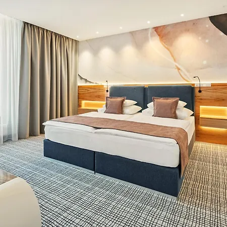 Hotel St. Joseph Royal Regent 4*