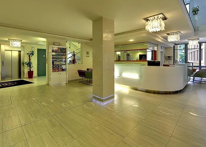 Отель St. Joseph Royal Regent 4*