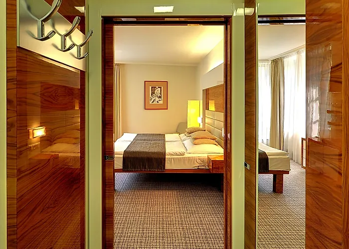 Отель St. Joseph Royal Regent