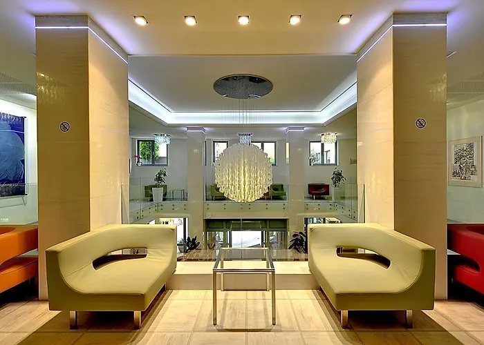 Отель St. Joseph Royal Regent 4*